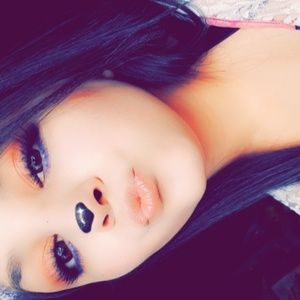 Meet your Posher, Kassandra